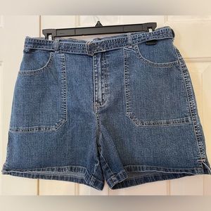 Size 12 Gloria Vanderbilt denim jeans